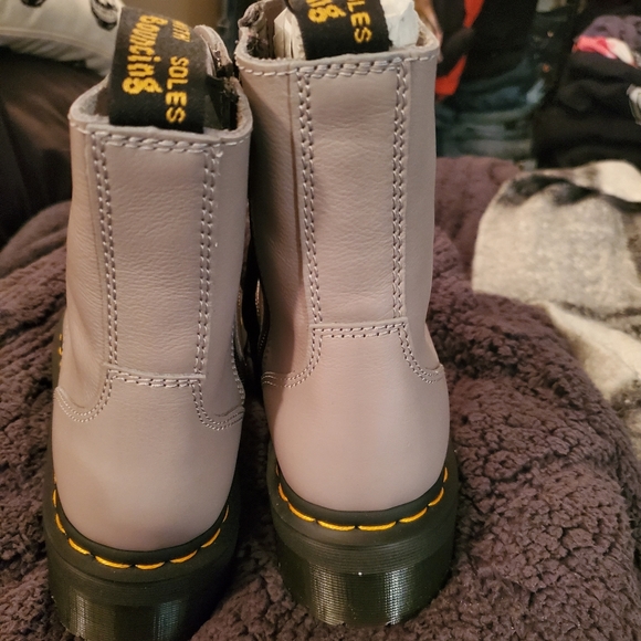 NEVER WORN Dr. Martens Jadon Pisa platform US womens size 8 - Picture 3 of 5